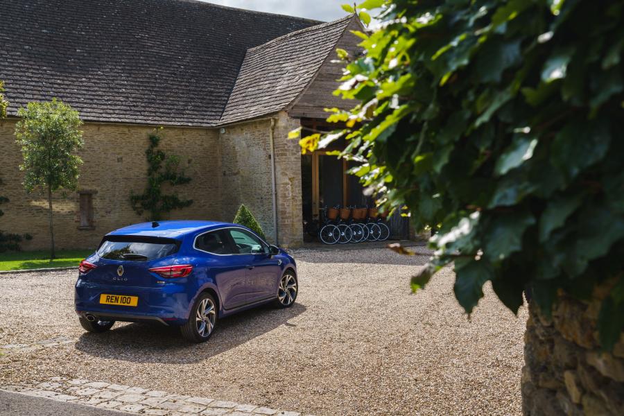  Renault Clio R.S. Line 2019 года  (UK) (фото 18 из 40)